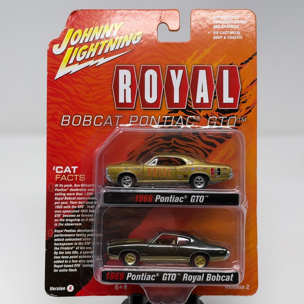 Johnny Lightning Royal Bobcat Pontiac GTO 2-Pack 1966 & 1969 1:64 Diecast